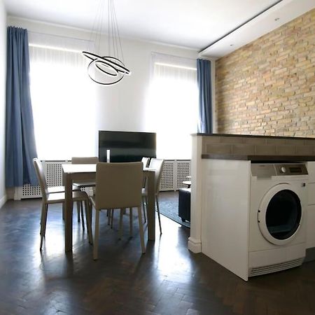 Premium Apartment By Hi5- Anker Apartment Budapeste Exterior foto