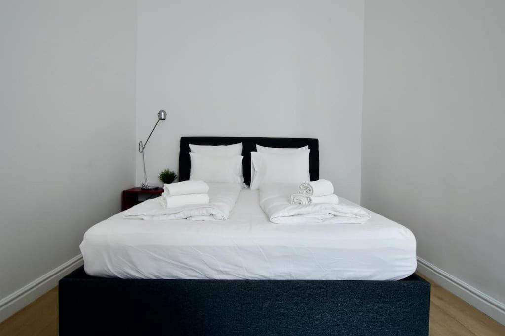 Premium Apartment By Hi5- Anker Apartment Budapeste Exterior foto