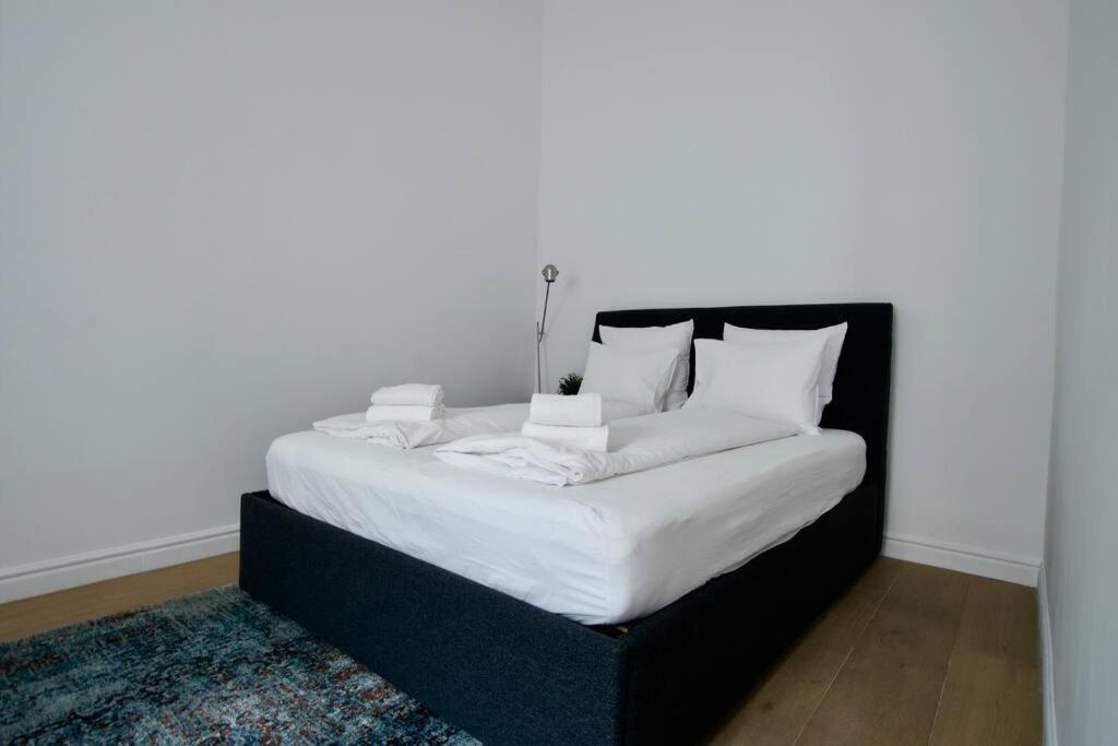 Premium Apartment By Hi5- Anker Apartment Budapeste Exterior foto
